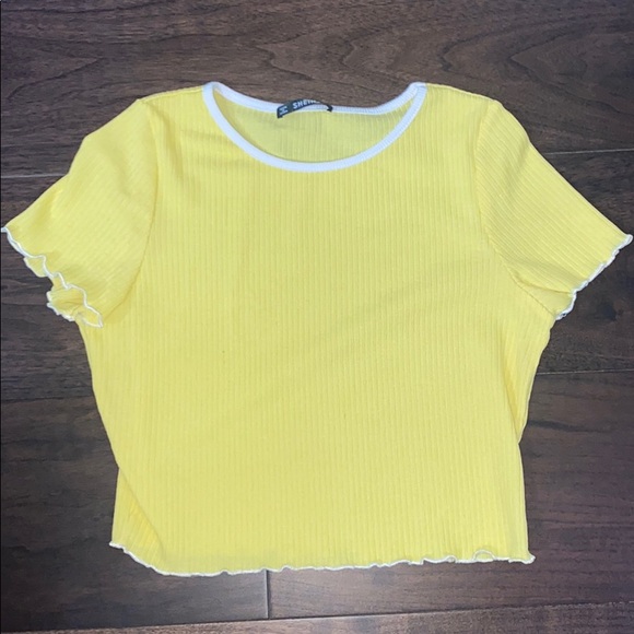 Yellow ruffed crop top - Picture 1 of 2